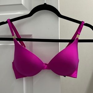 Victoria Secret Bra (uplift plunge)